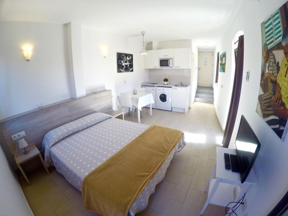 Apartaments Fonda Comerc Torroella de Montgrí Exterior foto